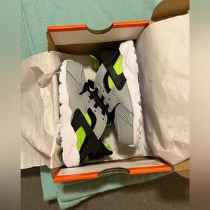 Little kids Nike Huraches